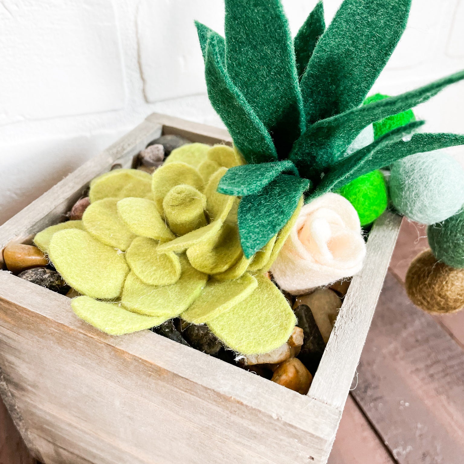 DIY Felt Succulents No Sew Project