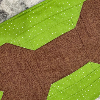 Dog Bone Kennel Quilt Kit (1/3 yd + FQ)