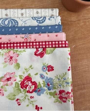 Hollyhocks & Roses Fat Quarters