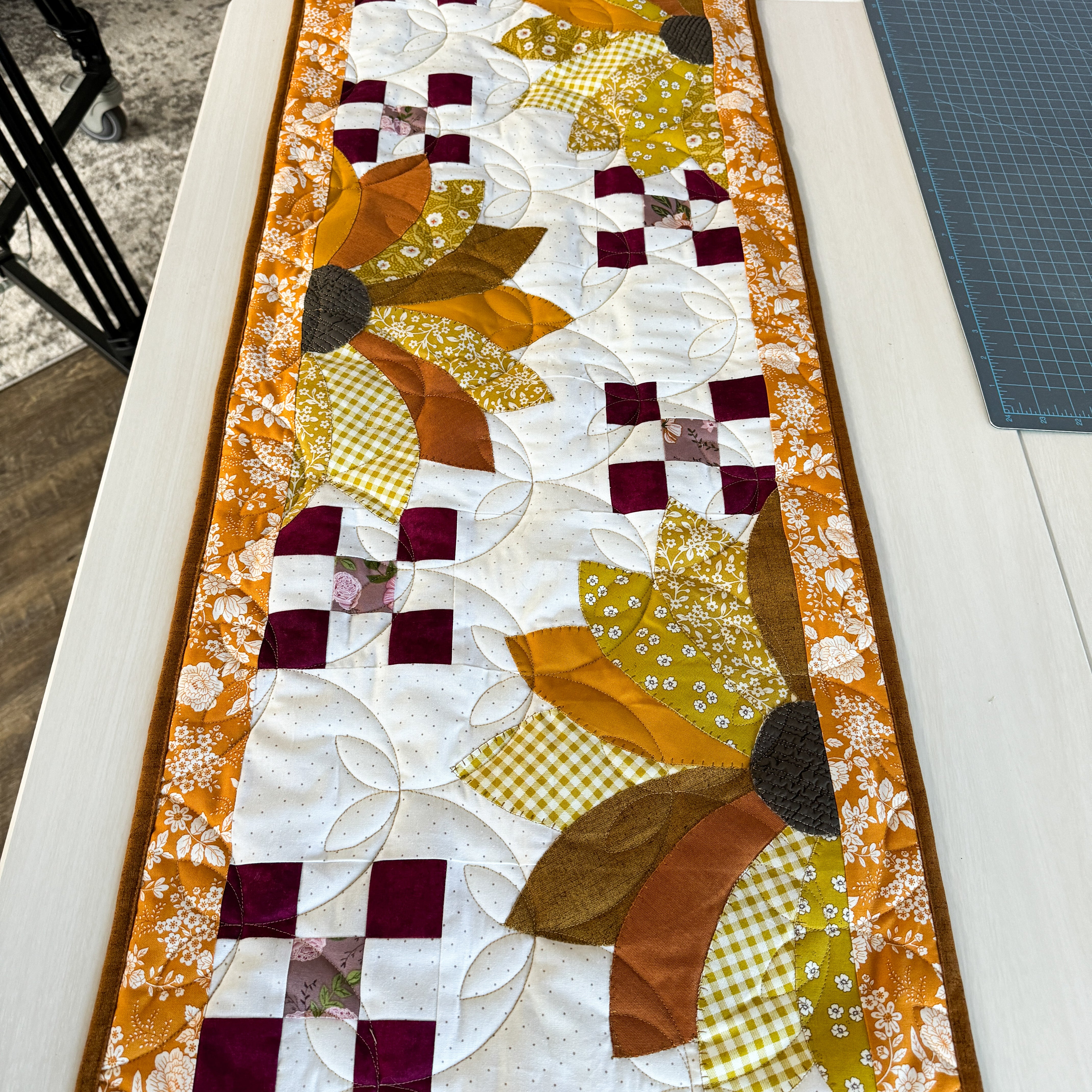 Sunflower Blooms Table Runner Pattern - (Download)