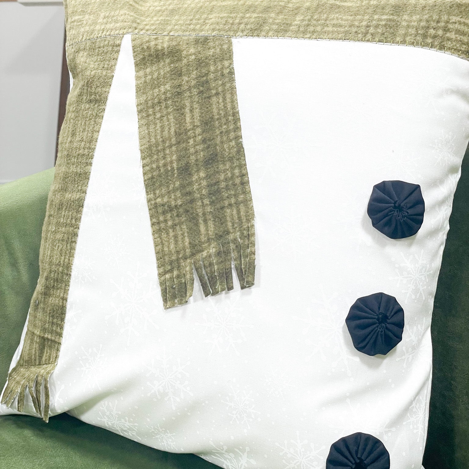 Snowman Pillow Green