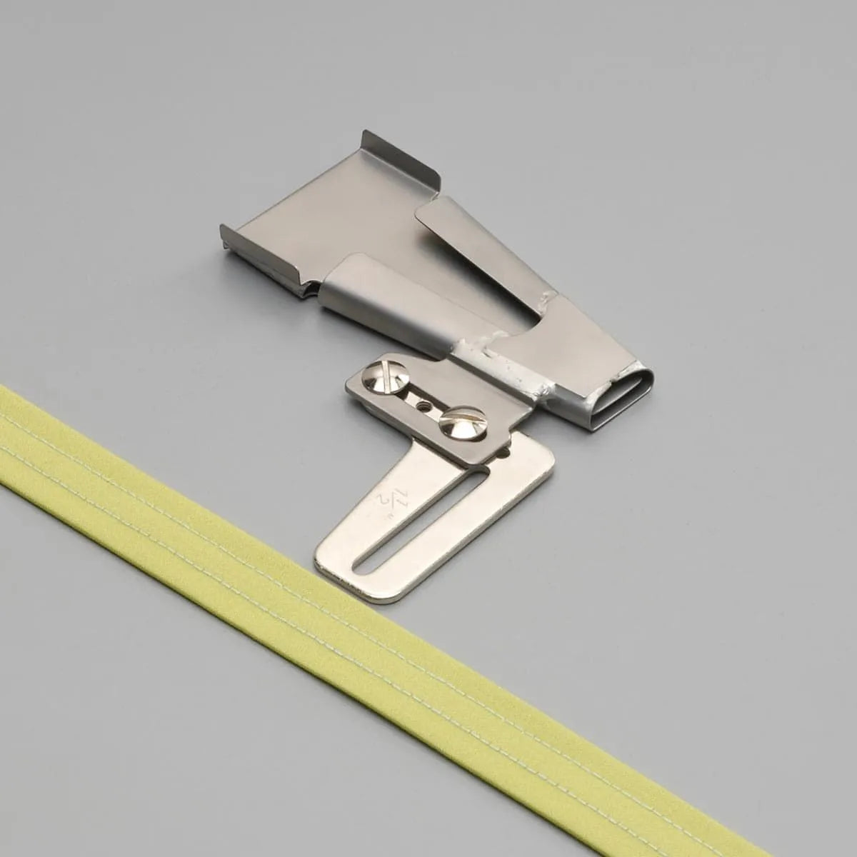 Evolve 1 1/2" In Belt Loop Binder