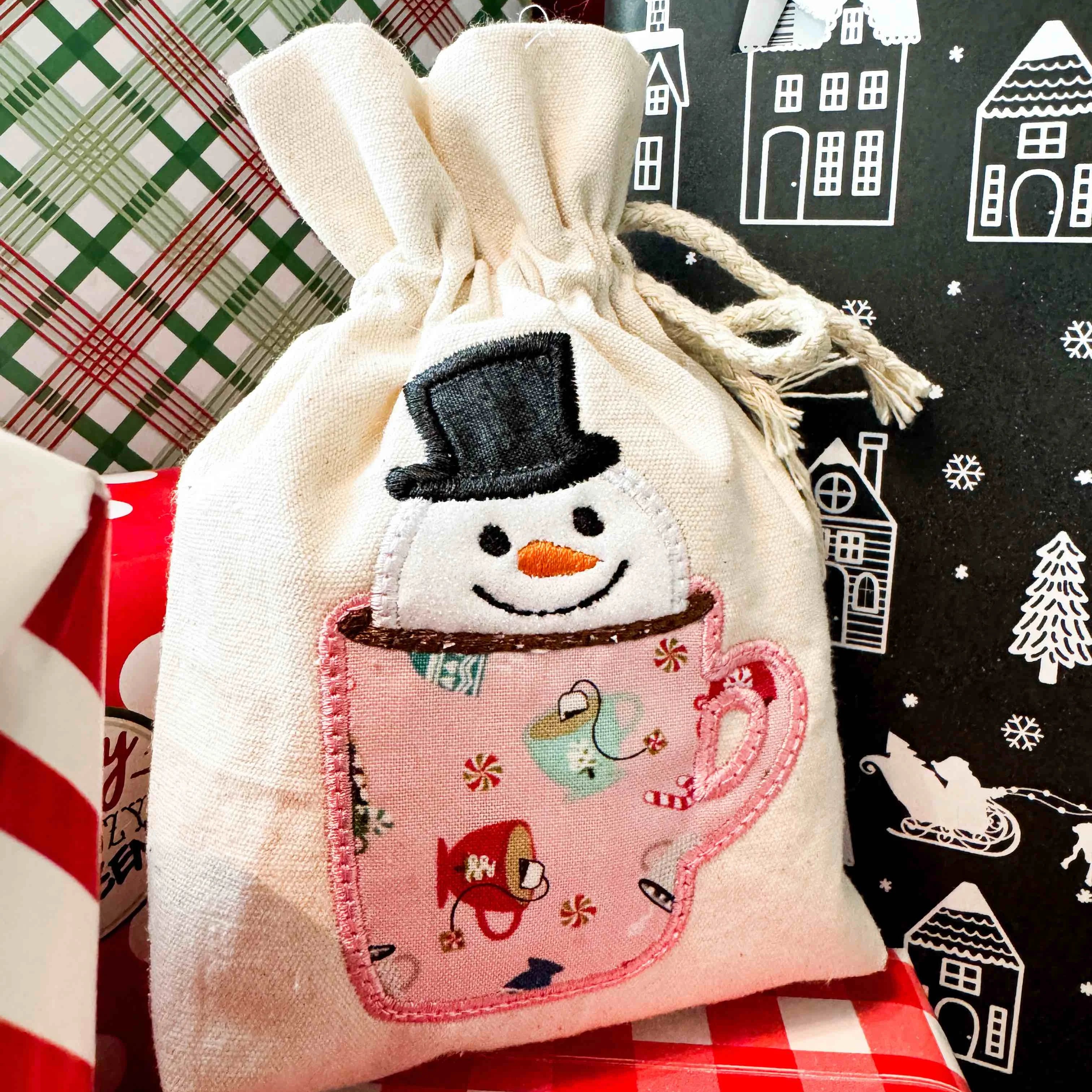 Pint-Size Holiday Bags cup of snowman