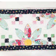 Daisy Blooms Table Runner