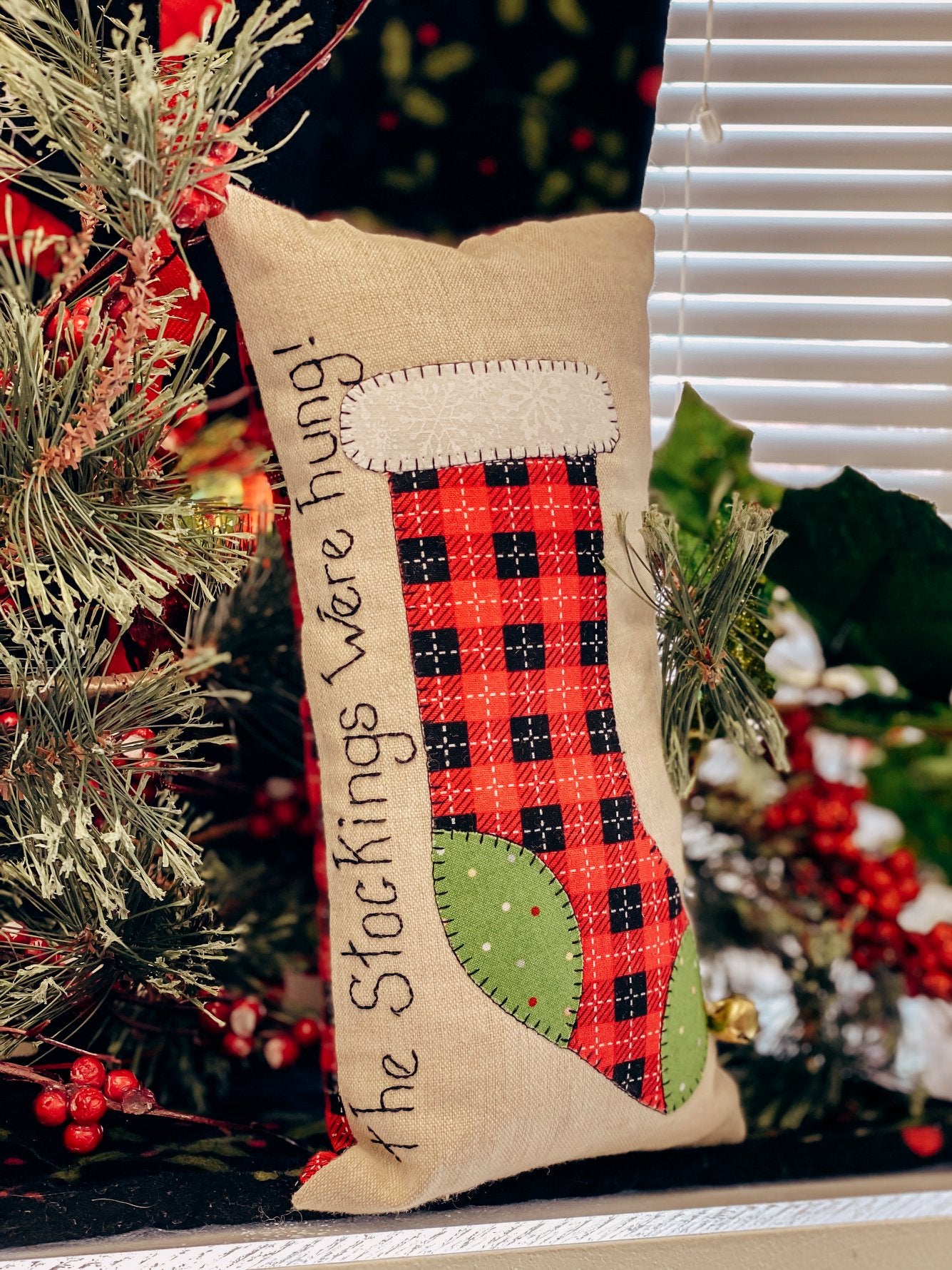 Olde Fashioned Christmas Bowl Filler Pillow