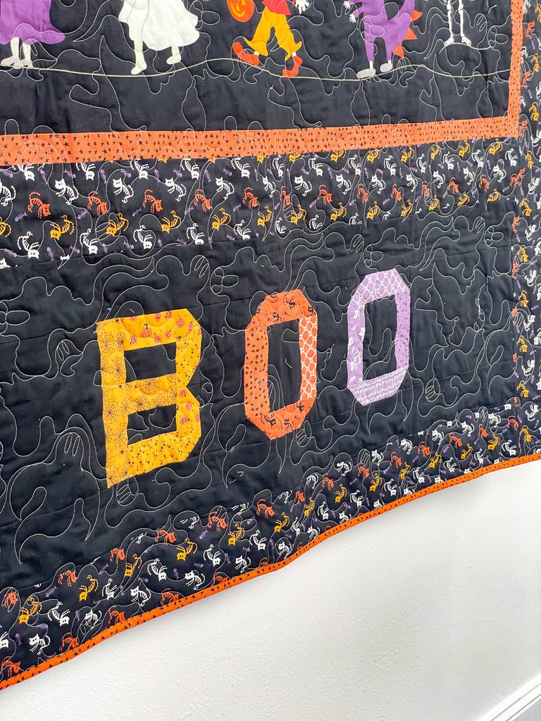 Riley Blake - Beggar's Night Trick or Treat Panel Quilt Kit