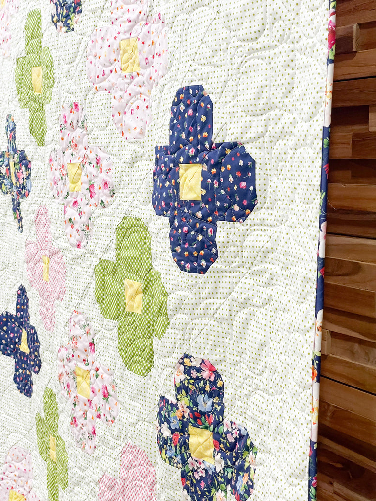 Bloom Quilt Kit (53" x 86")