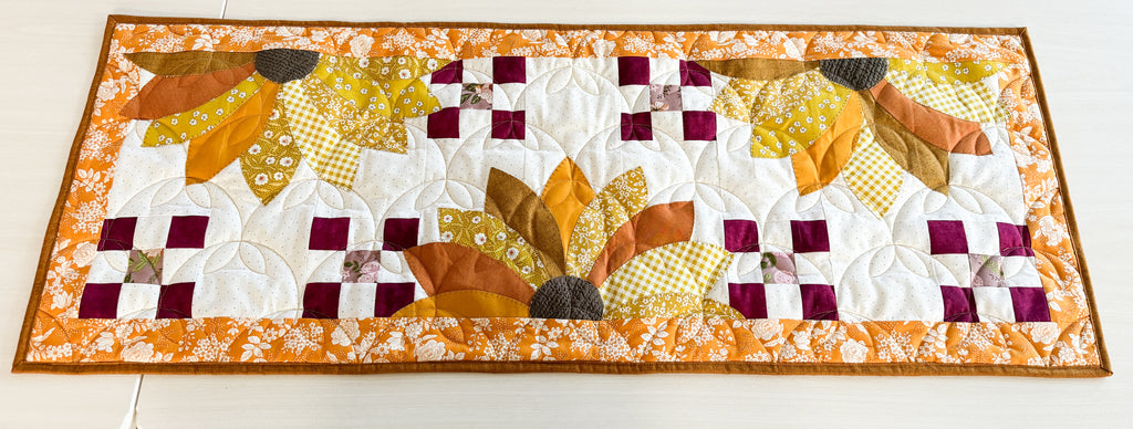 Sunflower Blooms Table Runner Pattern - (Download)