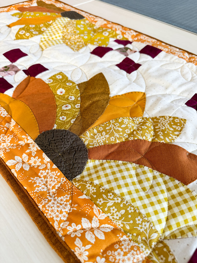 Sunflower Blooms Table Runner Pattern - (Download)