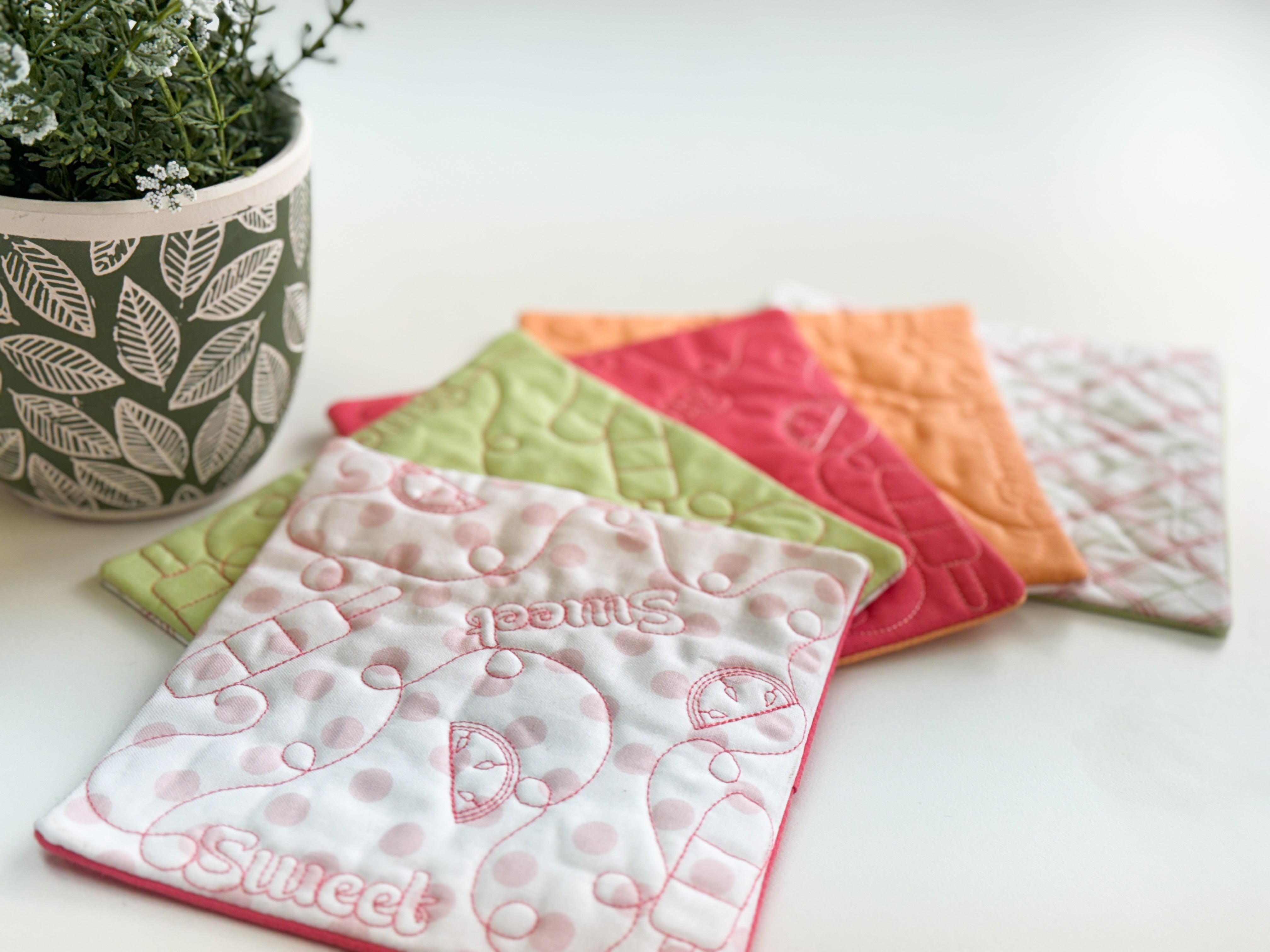 Magic Mug Mat Kimberbell Summer Mug Mats (FREE DOWNLOAD!) – My Girlfriend's Quilt Shoppe