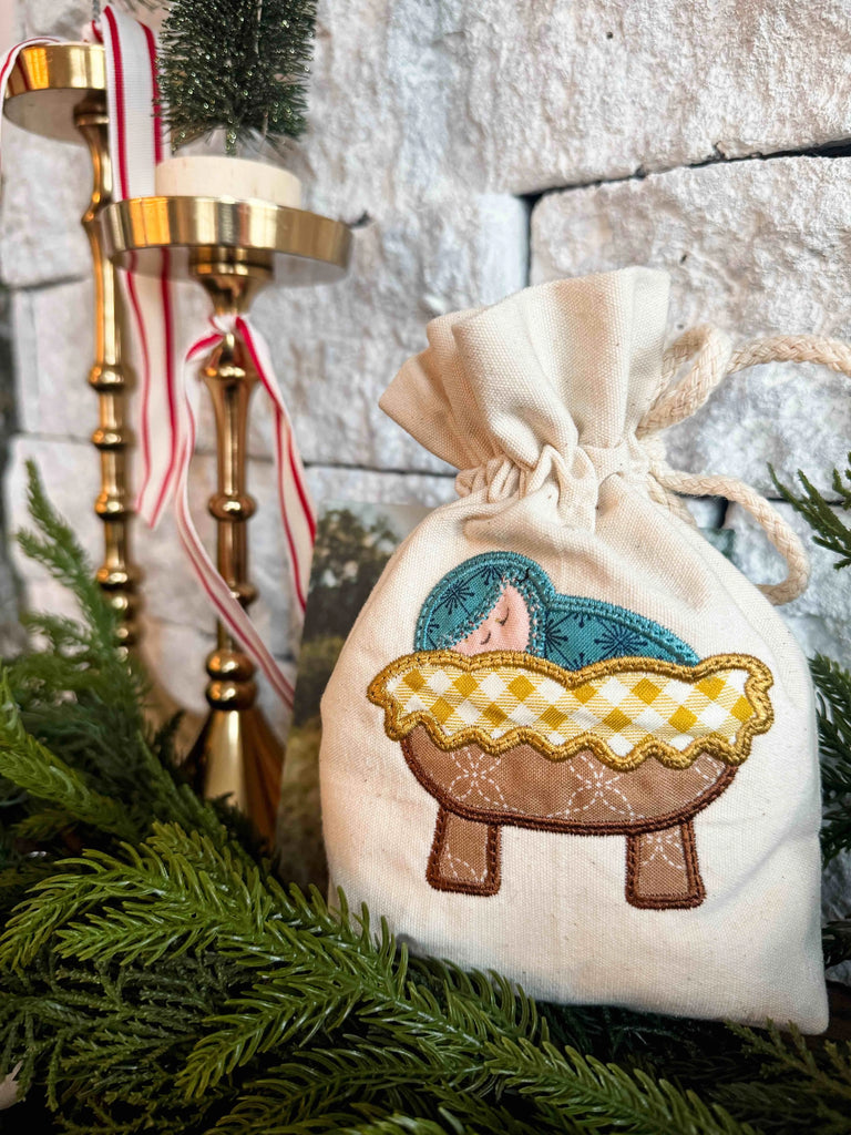 Pint-Size Holiday Bags manger