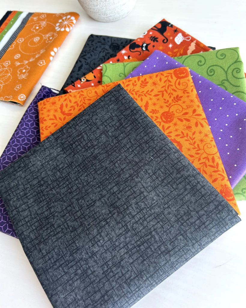 Not So Spooky Tablerunner fabrics