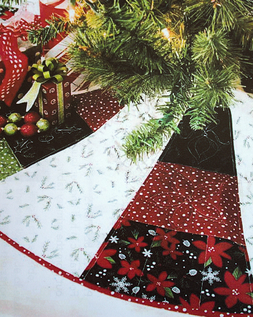 Holly Jolly Tree Skirt (Downloadable Pattern)