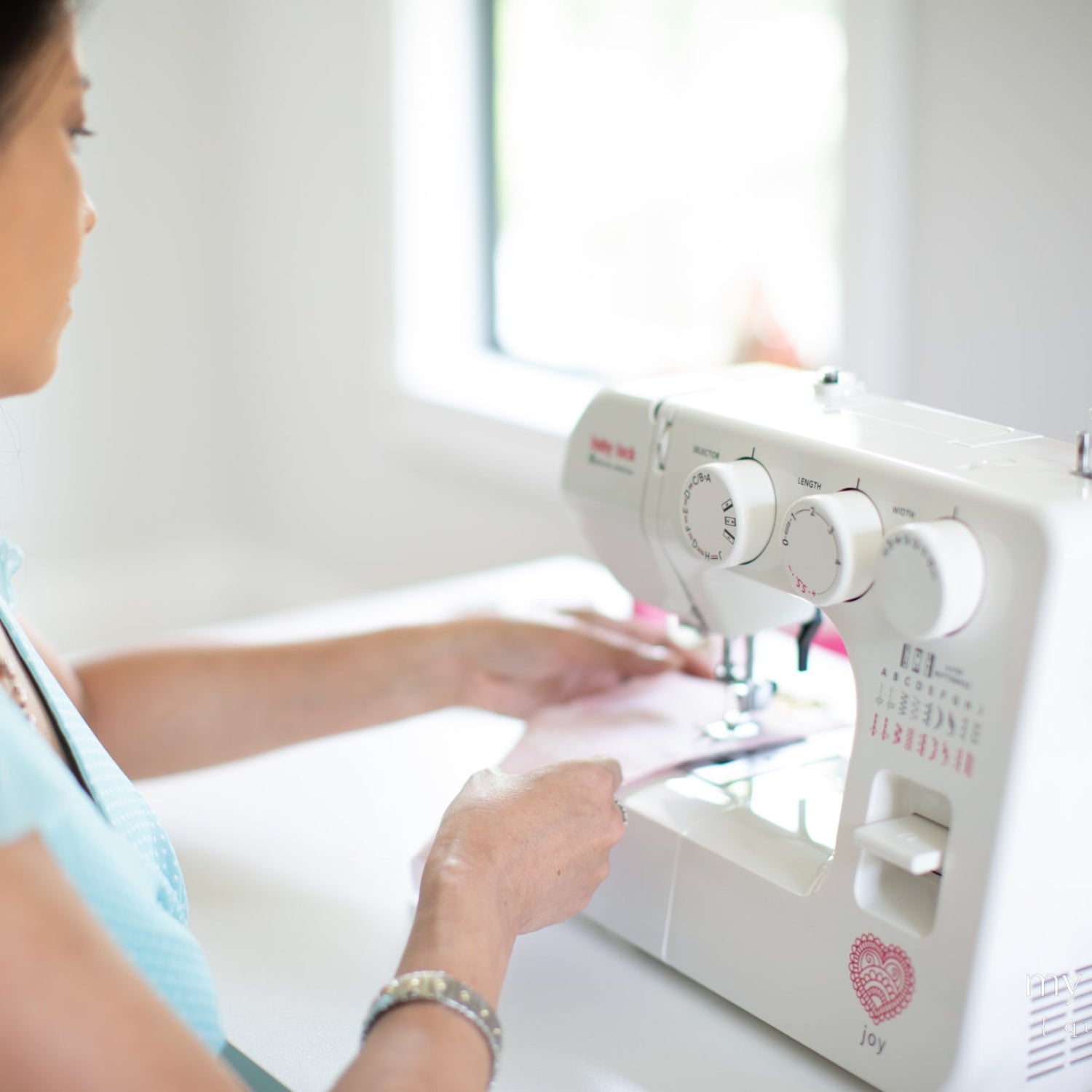 Baby Lock Joy Sewing Machine 