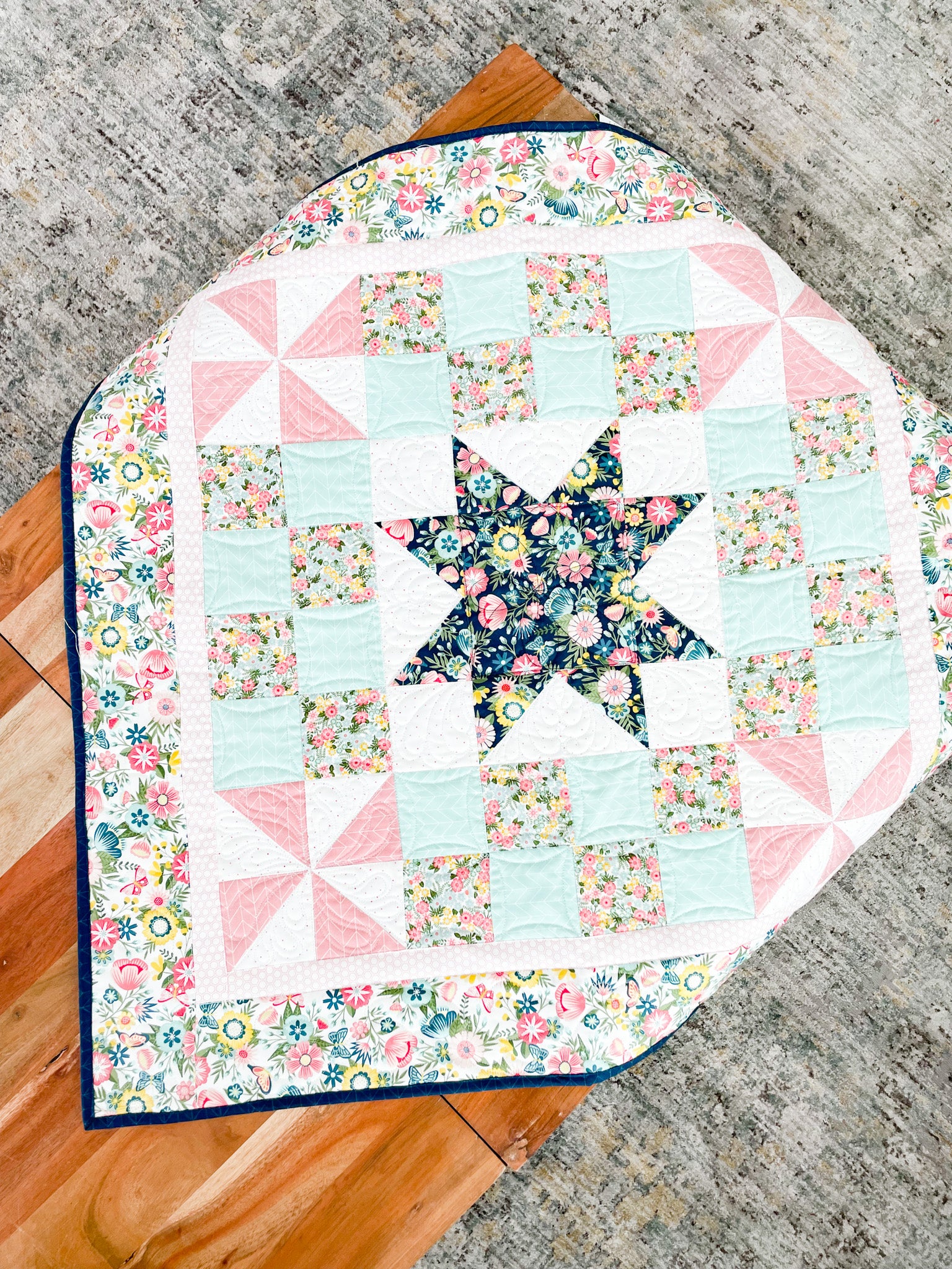 Star Table Topper Simple Pieced Star Table Topper (Downloadable Pattern) – My Girlfriend ...